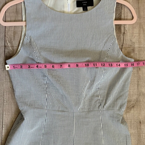 J Crew 365 NWOT Blue White Seersucker Pleated Skirt Sleeveless Dress SZ 4 - Picture 13 of 13